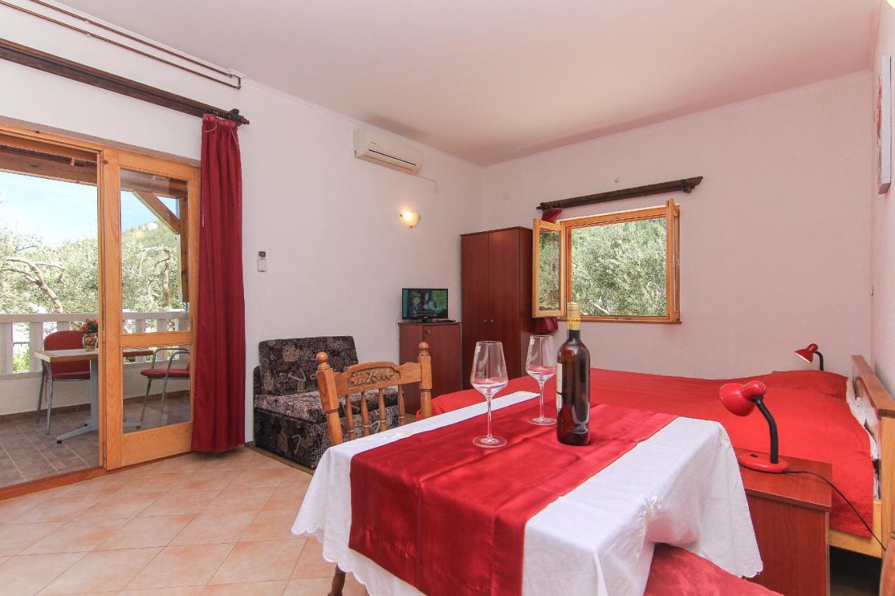 Family Friendly Apartments With A Swimming Pool Baska Voda, Makarska - 12442 Esterno foto