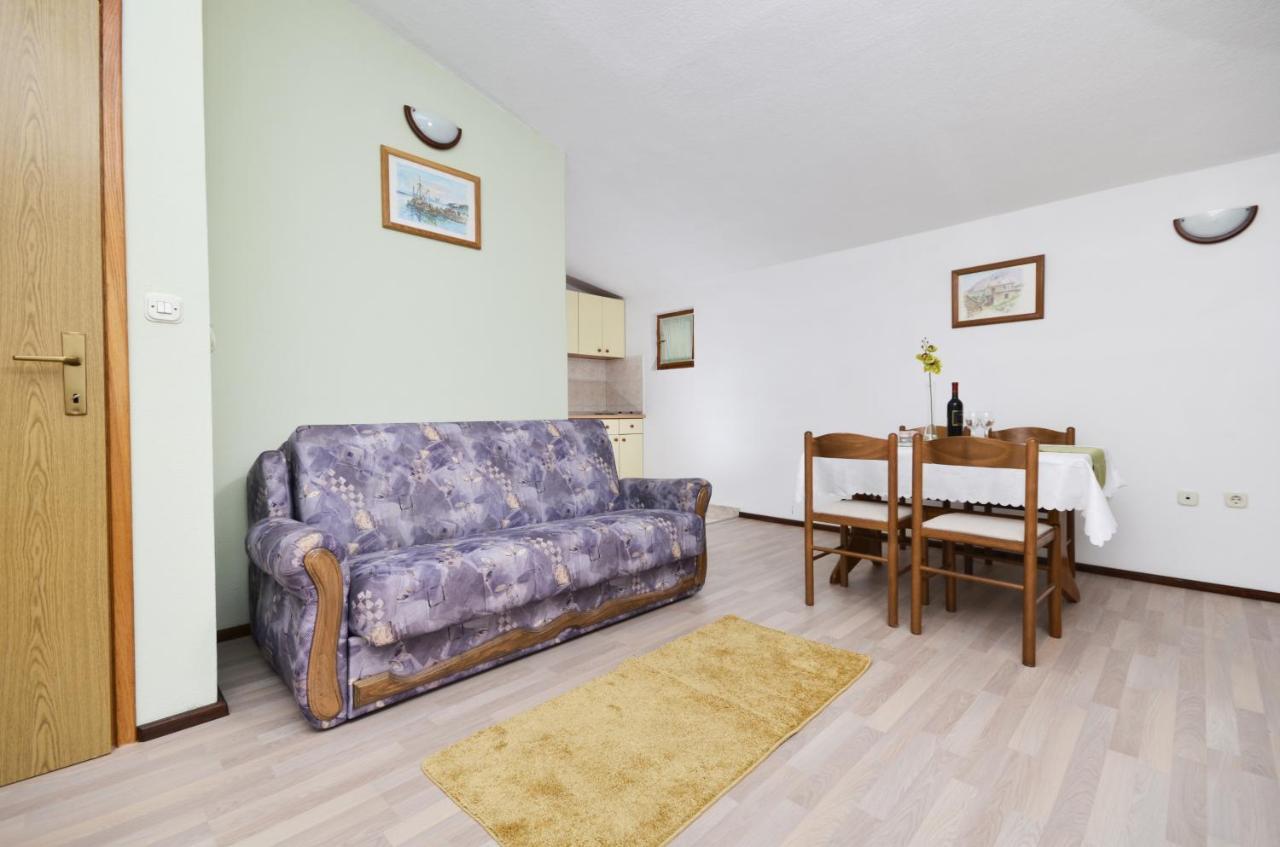 Family Friendly Apartments With A Swimming Pool Baska Voda, Makarska - 12442 Esterno foto