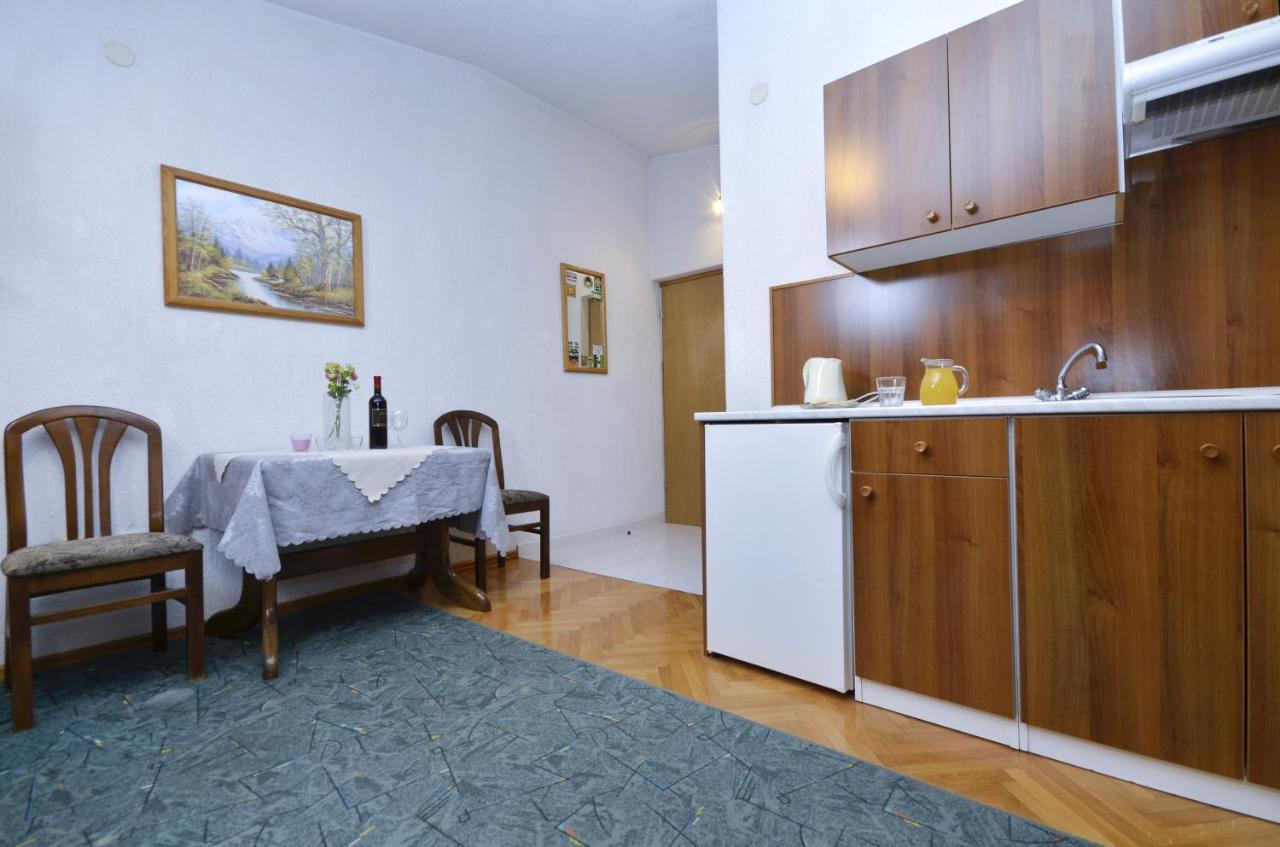 Family Friendly Apartments With A Swimming Pool Baska Voda, Makarska - 12442 Esterno foto
