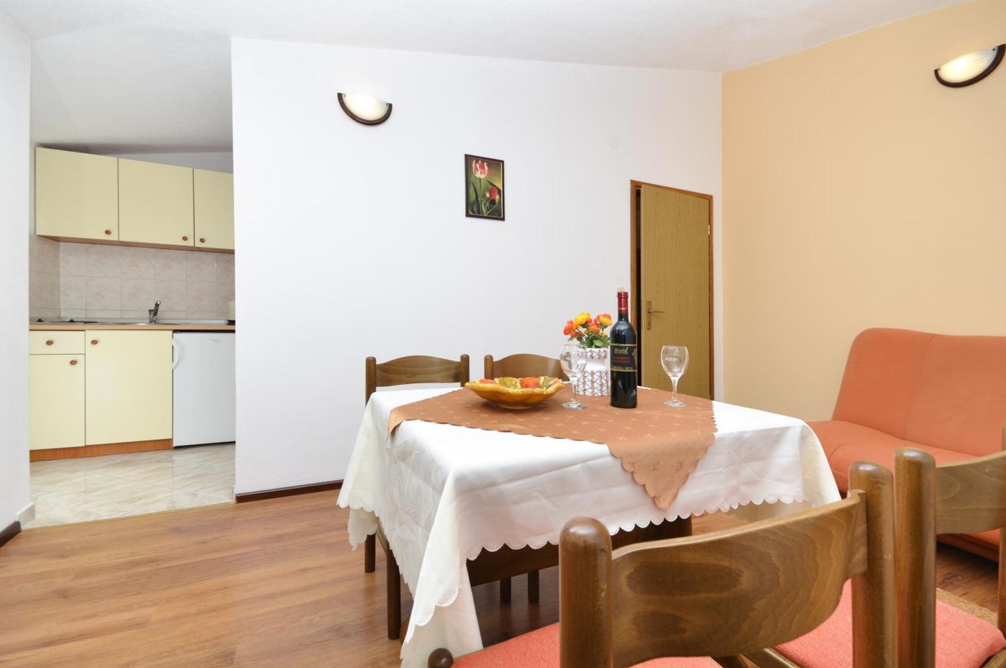 Family Friendly Apartments With A Swimming Pool Baska Voda, Makarska - 12442 Camera foto